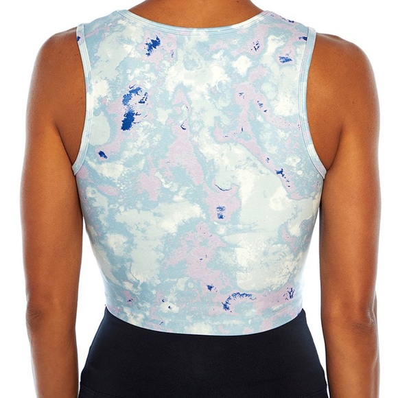 NEW IN PACKAGE- WILDFOX Blue & Pink Watercolor Tie-Dye Twist-Front Crop Tank - Picture 3 of 3